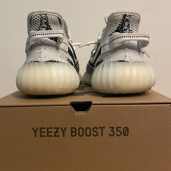 Yeezy 350 Zebra - Picture 4 of 5